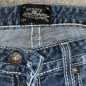 Women’s Express skinny jeans.